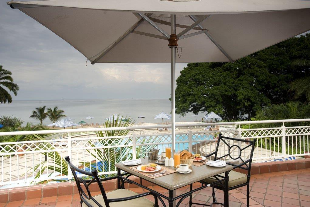 Lake Kivu Serena Hotel Жизени Ресторант снимка