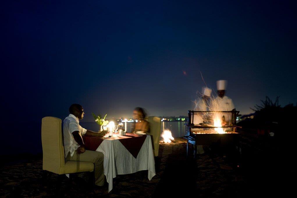 Lake Kivu Serena Hotel Жизени Ресторант снимка